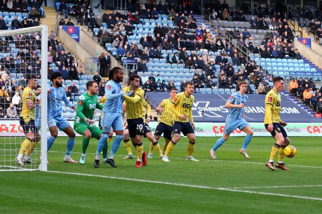 Coventry City vs Oxford United – Soi kèo nhà cái bóng đá 02h00 ngày 17/08/2024 – Hạng Nhất Anh